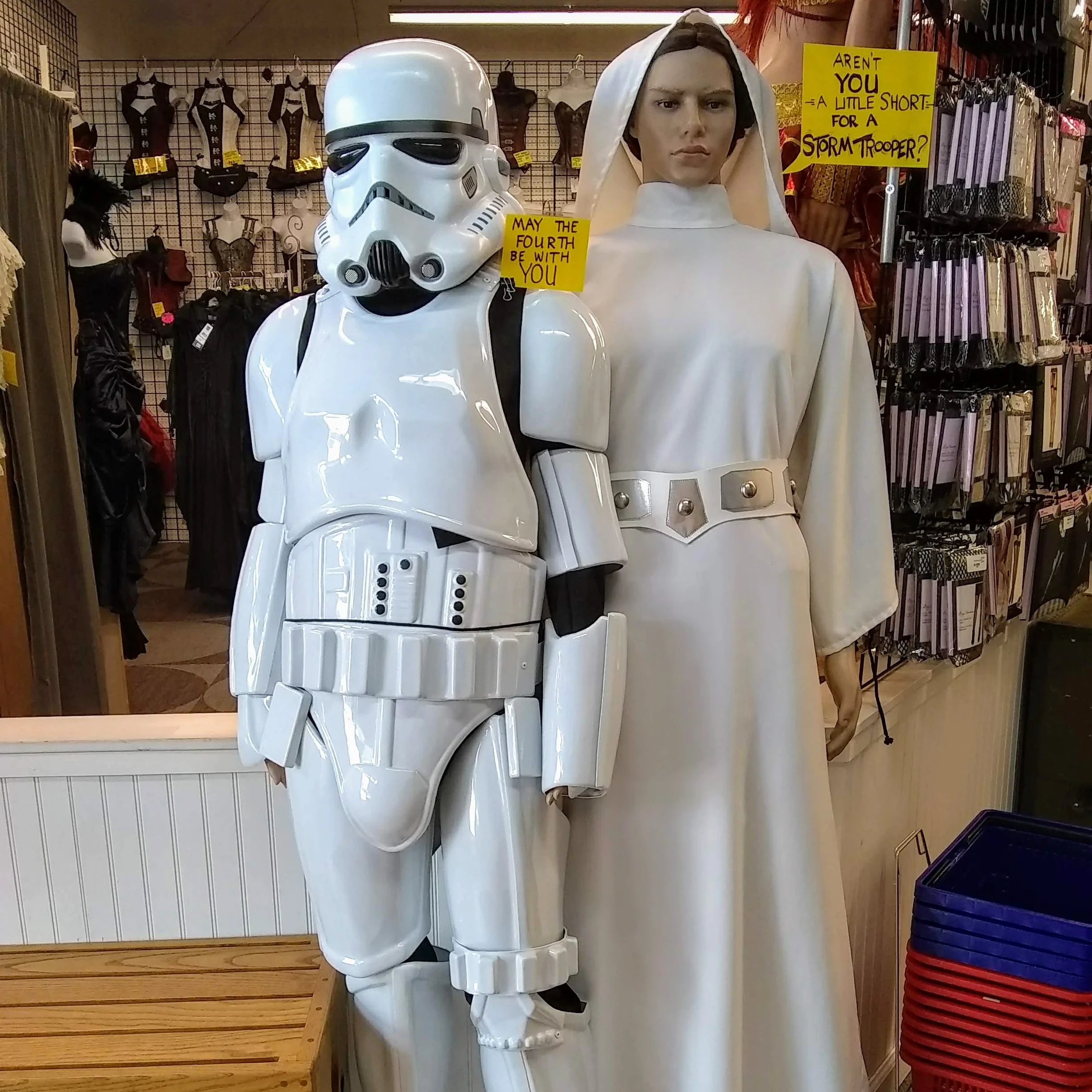 Costumesetc Cosplay Sales Shop -COSTUMESUS Sales Costumes Etc...